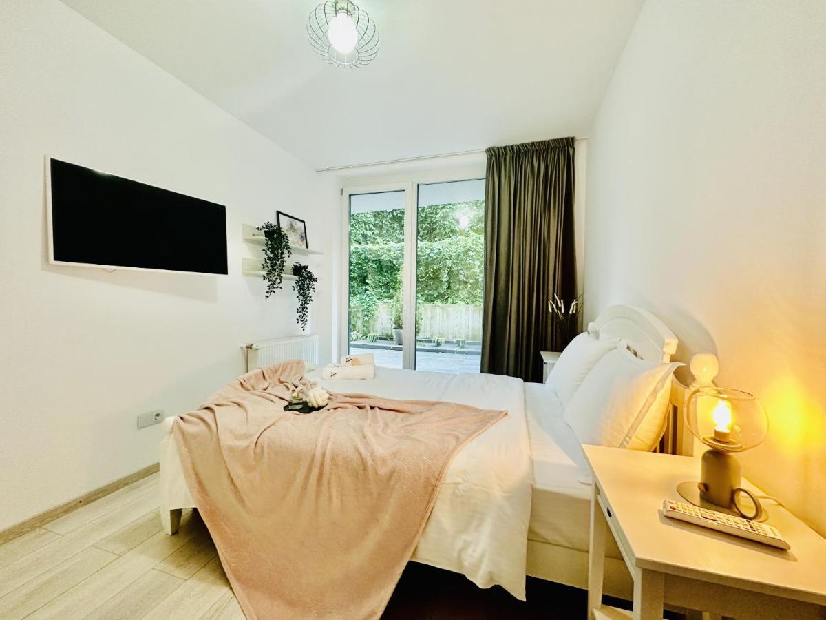 Palfi Apartment With Garden & Parking คลูจ-นาโปกา ภายนอก รูปภาพ