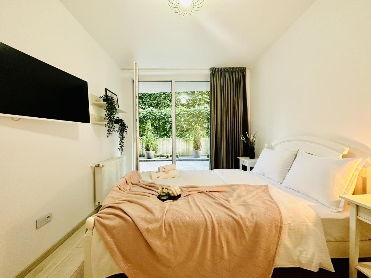 Palfi Apartment With Garden & Parking คลูจ-นาโปกา ภายนอก รูปภาพ