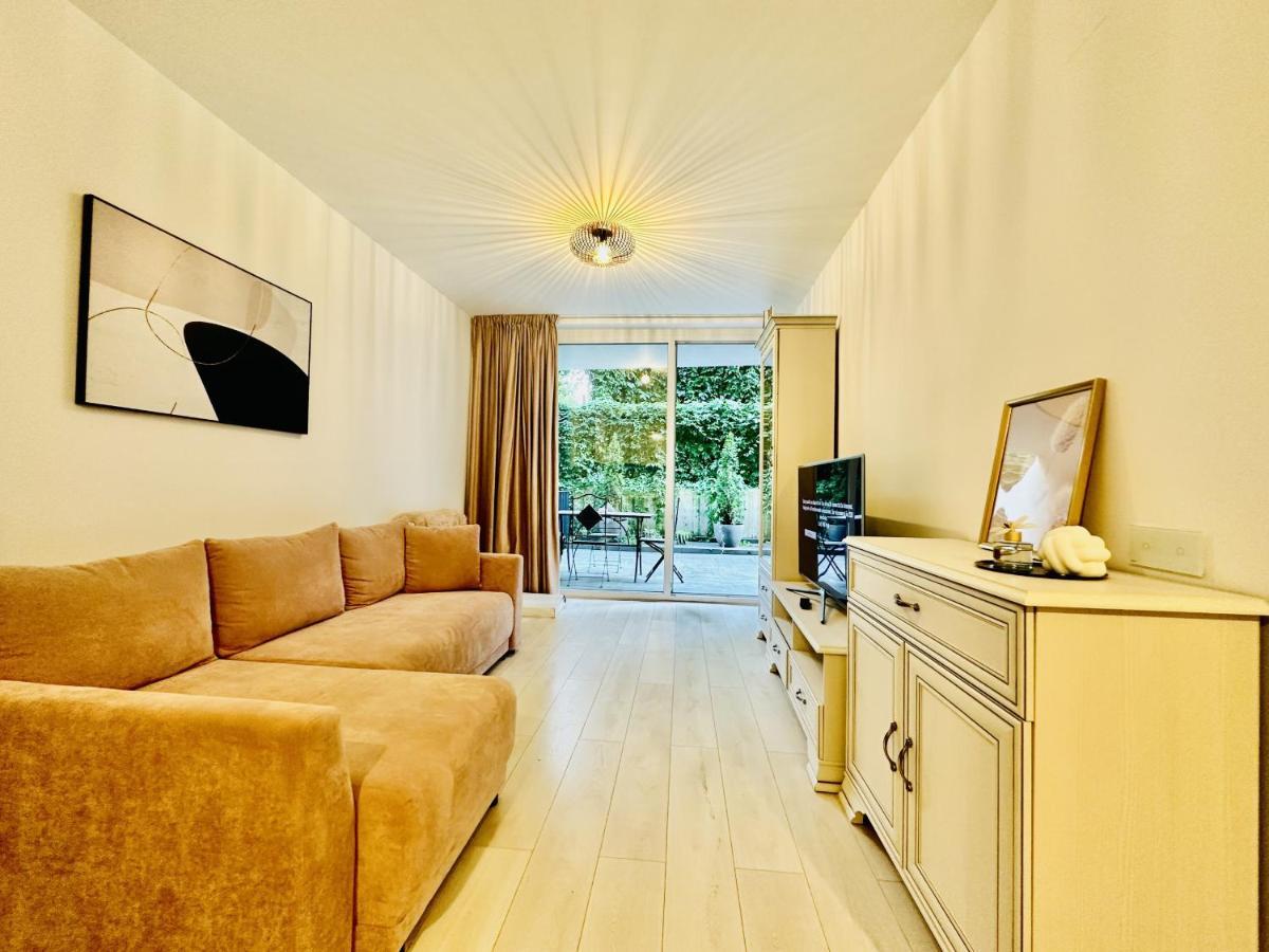 Palfi Apartment With Garden & Parking คลูจ-นาโปกา ภายนอก รูปภาพ
