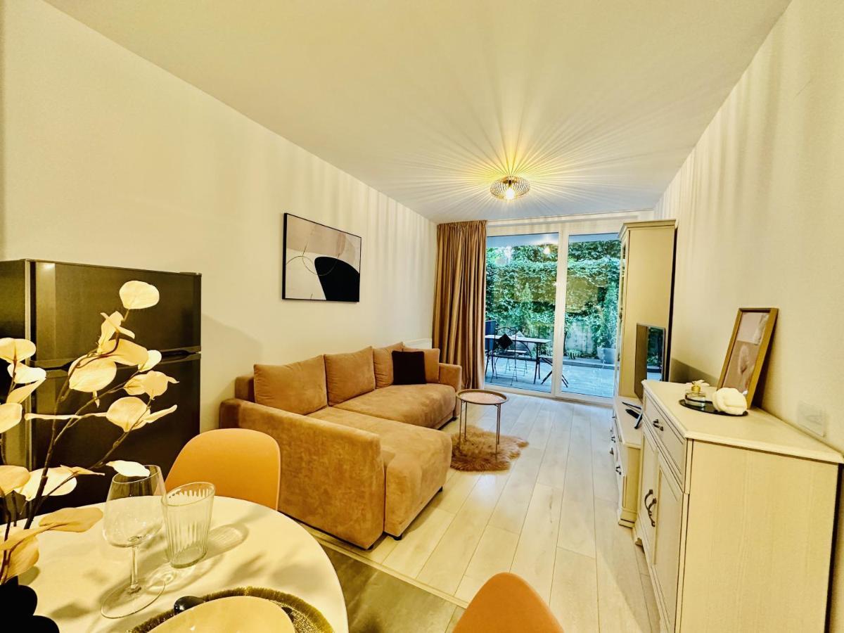 Palfi Apartment With Garden & Parking คลูจ-นาโปกา ภายนอก รูปภาพ